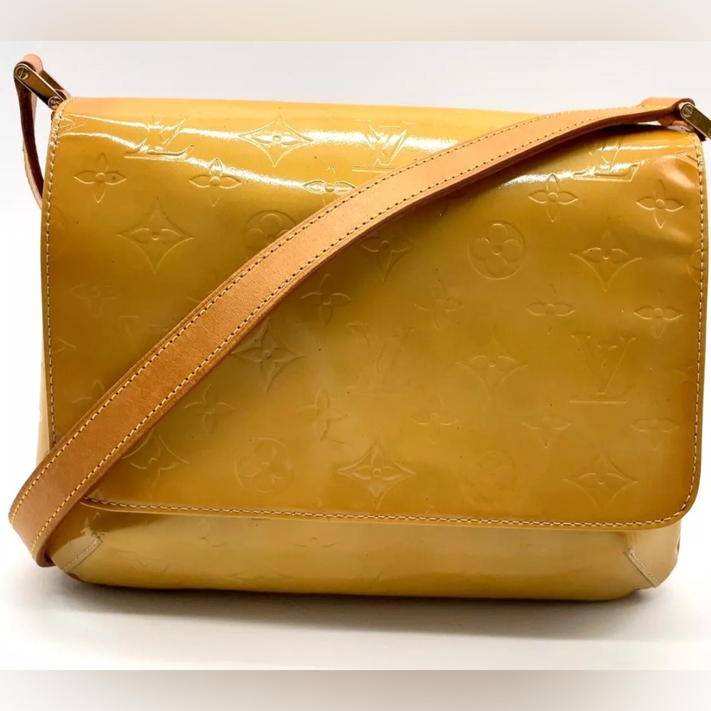 Auth Louis Vuitton Vernis Yellow Thompson Street Shoulder bag